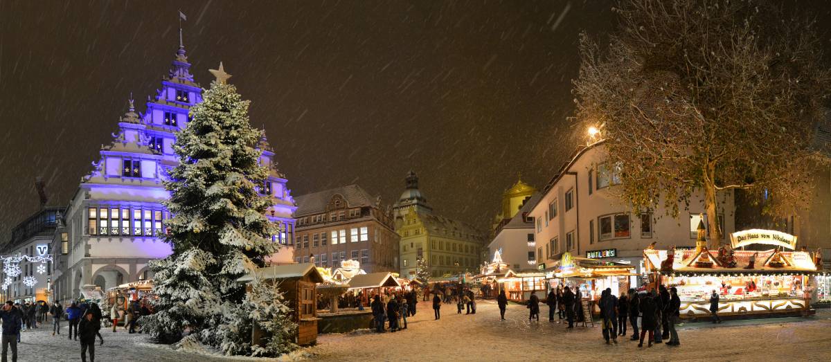 Paderborner Weihnachtsmarkt | Rathaus im Winter © R. Rohlf